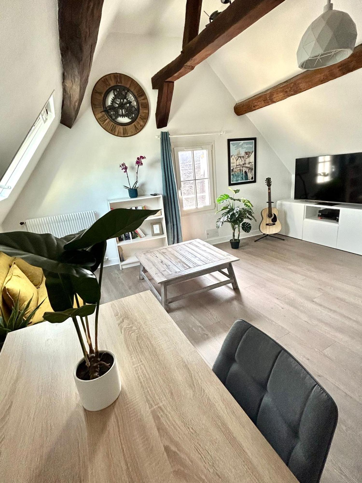 L Ecuyer Appartement Au Coeur Du Quartier Historique ชาร์ตร ภายนอก รูปภาพ