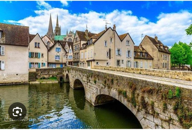 L Ecuyer Appartement Au Coeur Du Quartier Historique ชาร์ตร ภายนอก รูปภาพ